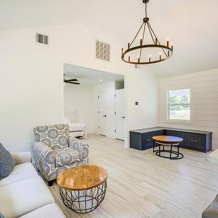 Bright Wallis Cottage With Pergola And Grill! Екстер'єр фото