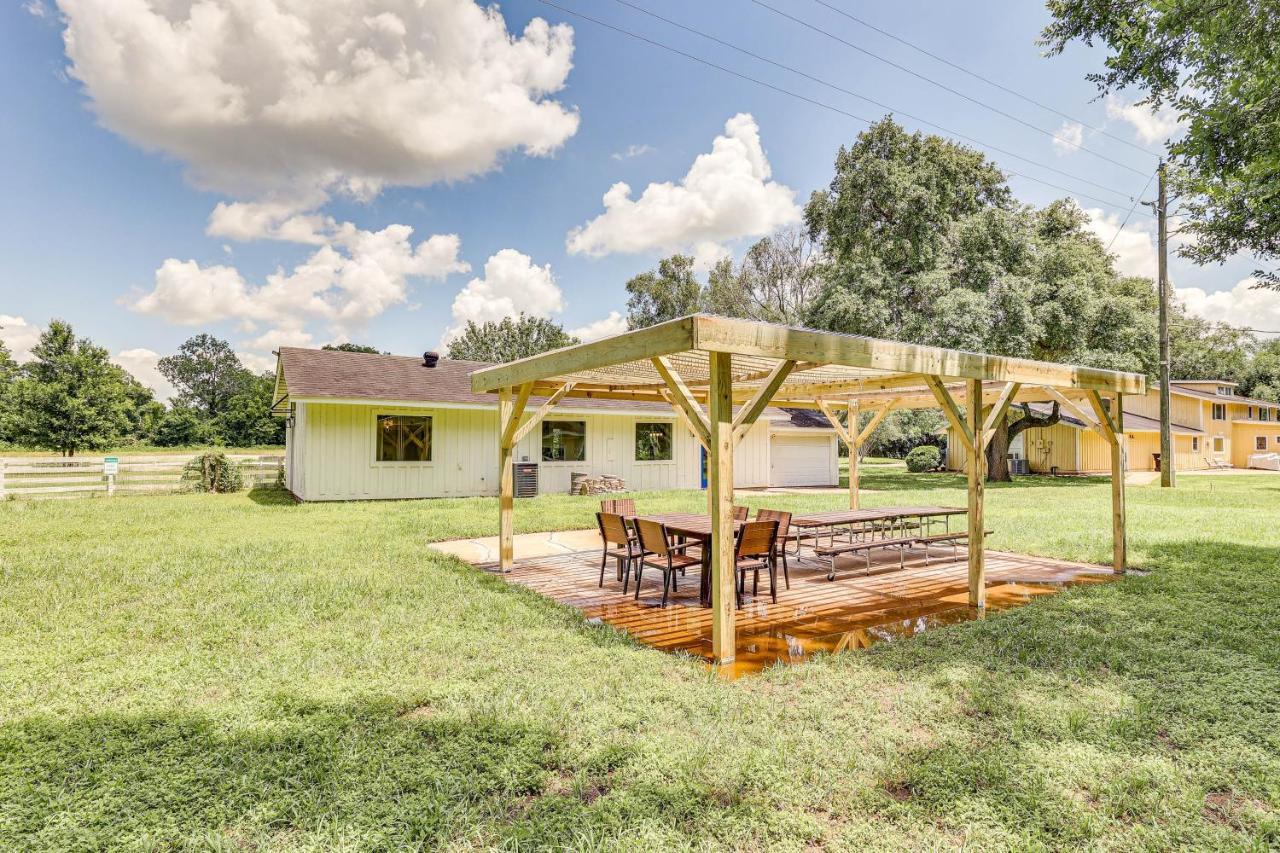 Bright Wallis Cottage With Pergola And Grill! Екстер'єр фото